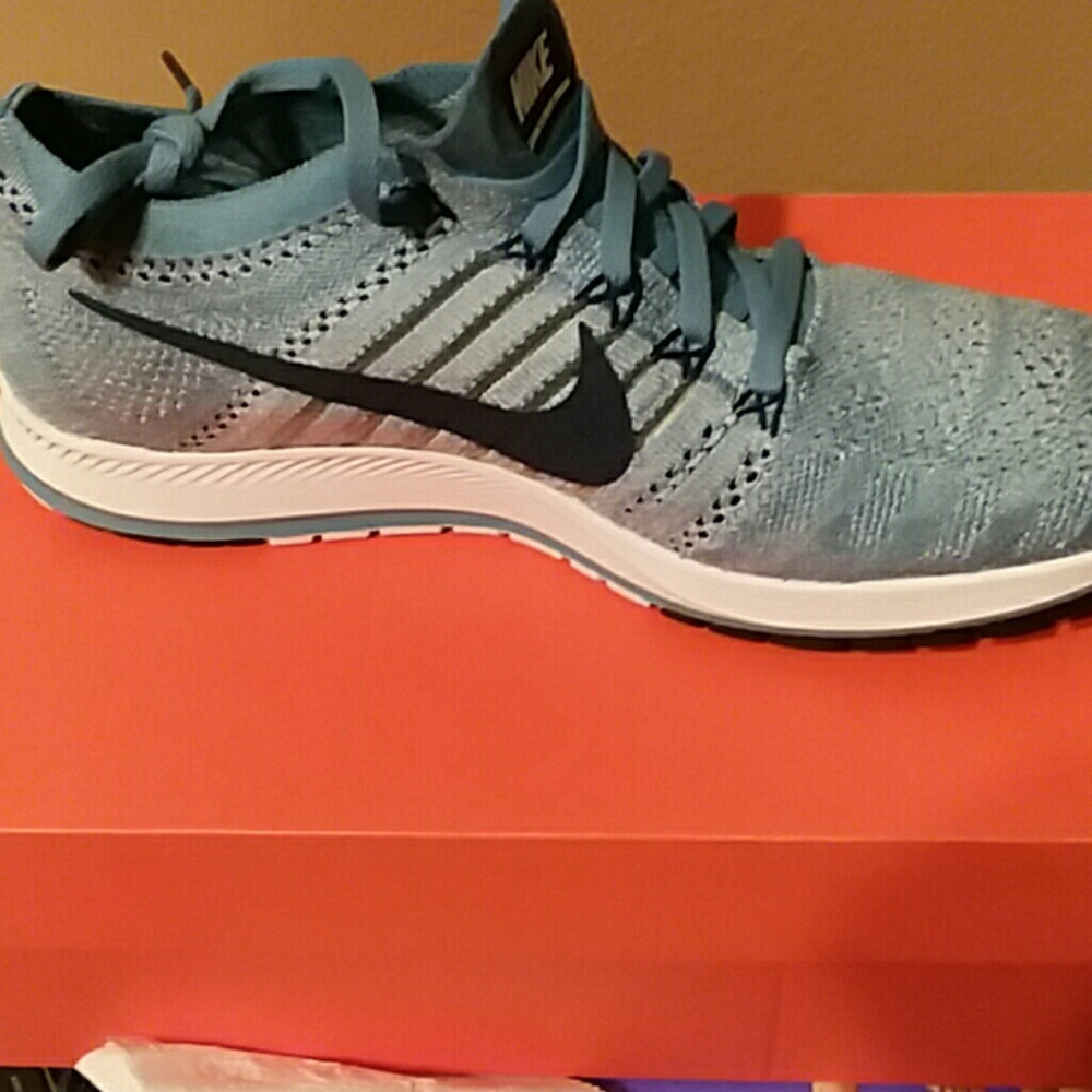 Nike - Picture 5 of 6